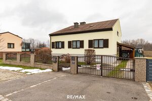 Großzügiges Einfamilienhaus mit großem Grundstück