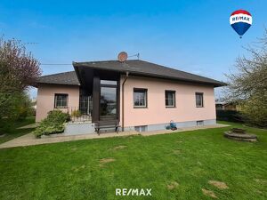 Geräumiger Bungalow mit gepflegtem Garten