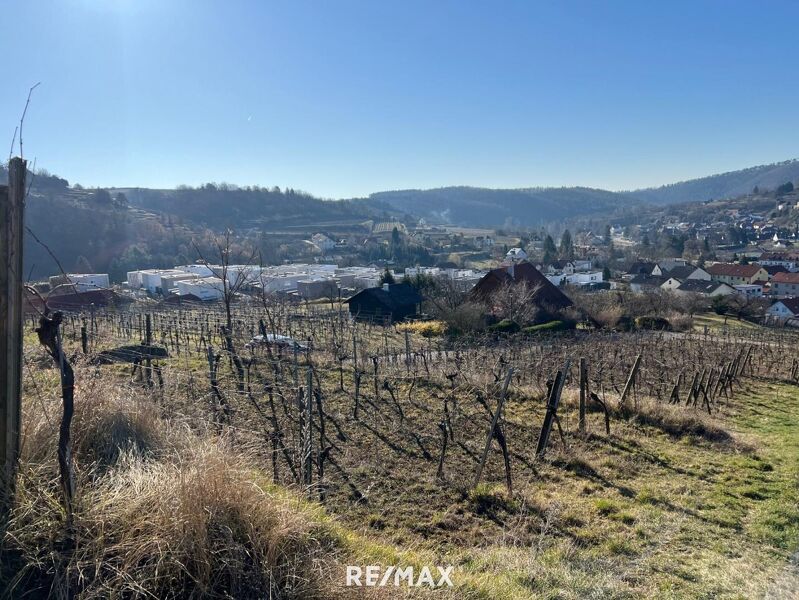 Sonniges Baugrundstück in erhöhter Aussichtslage!