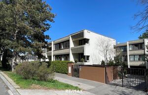 Schöne 2-Zimmer-Wohnung mit West-Loggia und Garage