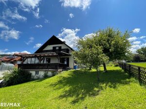 Großzügiger Landhaus im Ortskern mit sonnigem Ambiente