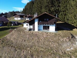 Traditionelles Landhaus mit Kaminzimmer und XXL Grundstück 5816 m² und atemberaubendem Fern- und Gebirgsblick in Rauchenschwandt / Thalgau