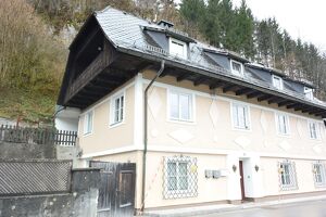 Mehrfamilienhaus mit Garten