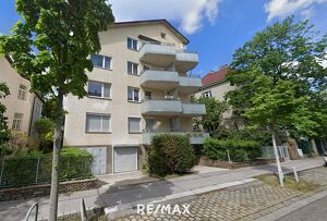 Erstbezug nach Renovierung | 75m² 3 Zimmer & Balkon | ruhige grüne Lage | Lift