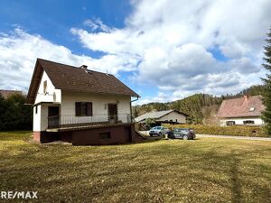 Wunderschönes Grundstück mit sanierungsbedürftigem Haus