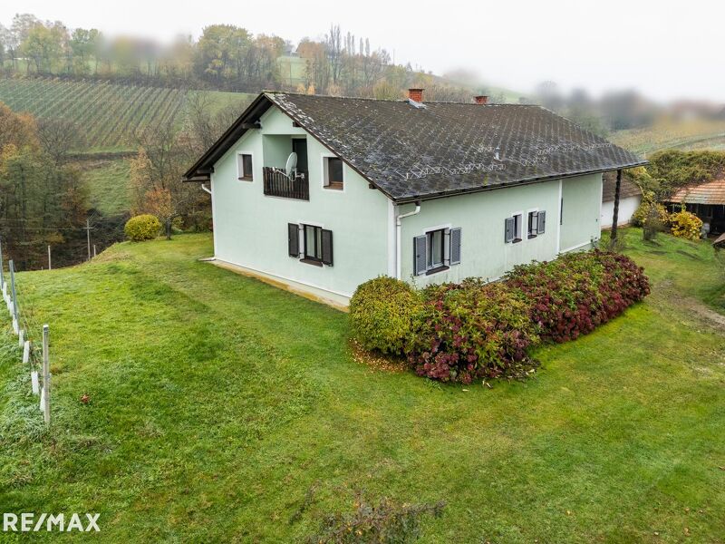Einfamilienhaus mit angeschlossener kleiner Landwirtschaft