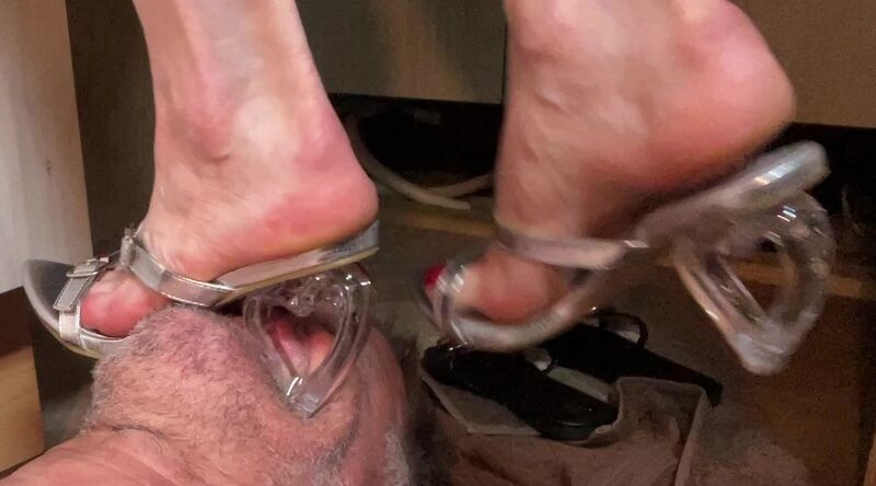 Erotische und sehr harte Tramplingvideos von Miss Heel and Friends zu verkaufen! Videoliste mit 38 Filmen!!!