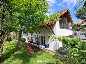 Modernes, geräumiges Niedrigenergiehaus mit Gästehaus in ruhiger Wohnlage