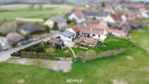 Landhausidylle mit großem Garten und vielseitigen Nebengebäuden