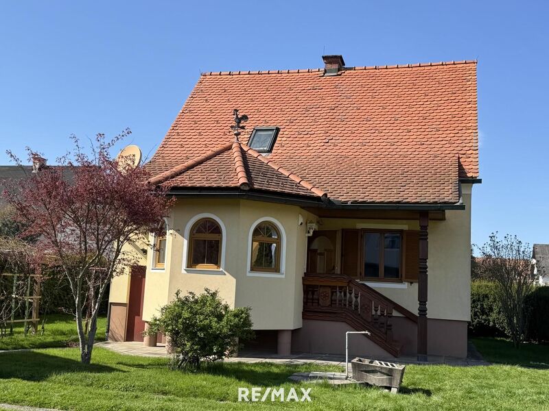 NEUER PREIS! Gemütliches Einfamilienhaus mit blickgeschütztem, großen Garten