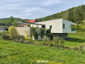 Exklusive Architektenvilla: Wohnen im Einklang mit der Natur