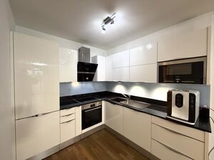 Moderne TerrWhg, Klima+FB-Heizung, inkl. Küche, Einbauten+PP // Modern terrace apt., AC+fl.-heating, incl. kitchen, fittings+Parking //