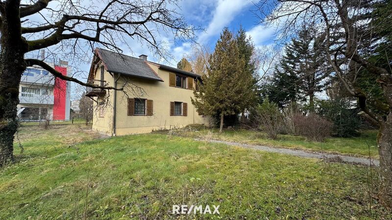 Attraktives Baugrundst&uuml;ck mit sanierungsbed&uuml;rftigem Haus ? Perfekt f&uuml;r Bautr&auml;ger