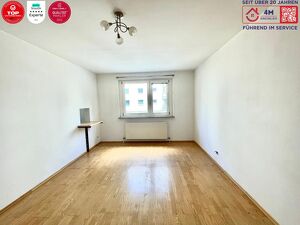 3-Zimmer-Wohnung mit Loggia ? innenhofseitig & direkt bei der U6 Dresdnerstra&szlig;e
