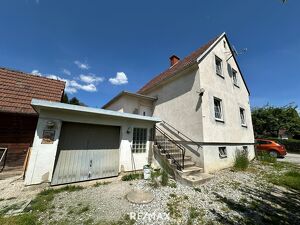***Sanierungsobjekt mit Zukunft - sonnige Lage inklusive***