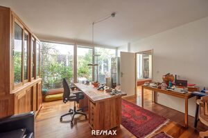 Traumhafte 6 - Zimmer - Wohnung / B&uuml;ro mit gr&uuml;nem Innenhof in ruhiger sensationeller Lage in Hernals