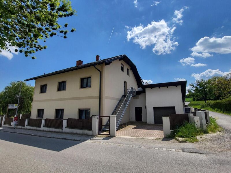 VIELFÄLTIGE LIEGENSCHAFT MIT VARIABLER MEHRFACH-NUTZUNG NAHE BERNDORF
