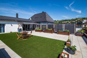 Großzügige Wohnung mit traumhafter Dachterrasse zu mieten