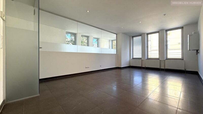 Best-Lage in GRINZING! Top-modernes B&uuml;ro mit Bad und K&uuml;che!