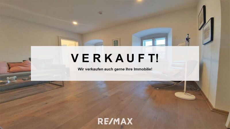 VERKAUFT - Historisches Wohnen - Exklusive 2.Zi.-Wohnung im Palais am Kai