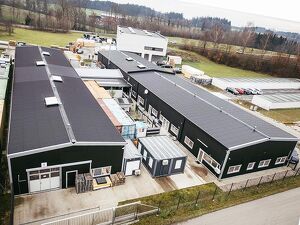 Gewerbehallen mit Büro im Linzer Zentralraum