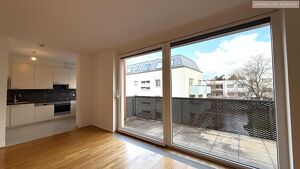 Moderne 5-Zimmer-Wohnung mit  &uuml;ber 18m&sup2; Balkon, 2 B&auml;der/2WCs