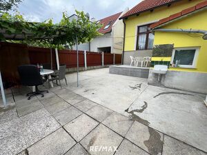 Einfamilienhaus zum Wohlfühlen mit uneinsehbarem Garten im Zehnerviertel von Wr. Neustadt!