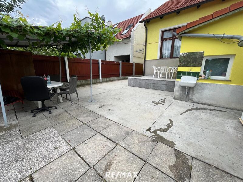 Einfamilienhaus zum Wohlfühlen mit uneinsehbarem Garten im Zehnerviertel von Wr. Neustadt!