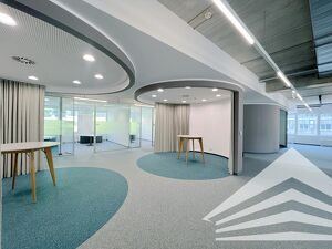 Hochwertiges Büro mit Terrasse in Zentrumsnähe! Parkplätze!