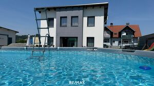 Exklusiver Neubau mit Pool ? Ruhige Lage in Gaisfeld