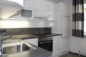 Helle, lichtdurchflutete 3-Zimmer-Wohnung mit Loggia & Balkon in Hallein ? Burgfried-Süd