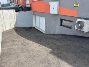 Garage / Kellerfläche/Lager    ideal für  Parken von Oldtimern etc.