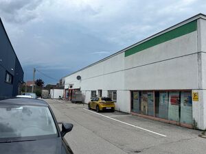 Halle und Büro mit Geschäftsflächenwidmung   nahe B 1   8.50 Meter hoch