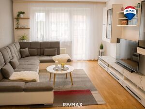 Großzügige Erdgeschosswohnung mit Loggia und Garage!