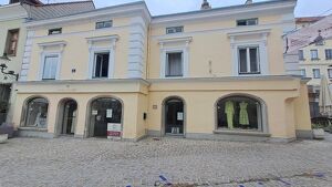 Geschäftslokal in 1A-Lage am Melker Hauptplatz! Branchenfrei, keine Gastronomie!