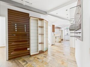 LINZ-URFAHR (Katzbach): Attraktive 120 m² Geschäfts- Praxis- Ordination- oder Bürofläche in der Freistädter Straße