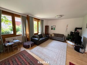Stilvolles Eckreihenhaus in begehrter Lage mit schönem, großem Garten!