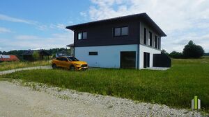 NEUBAU ERSTBEZUG / Doppelhaushälfte