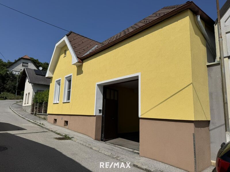 Kleiner Streckhof mit Terrasse