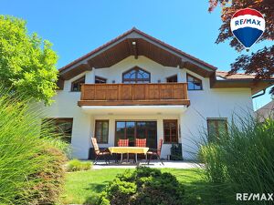 Einfamilienhaus mit Pool, Garten & Aussicht ? Praxis & Mietpotential