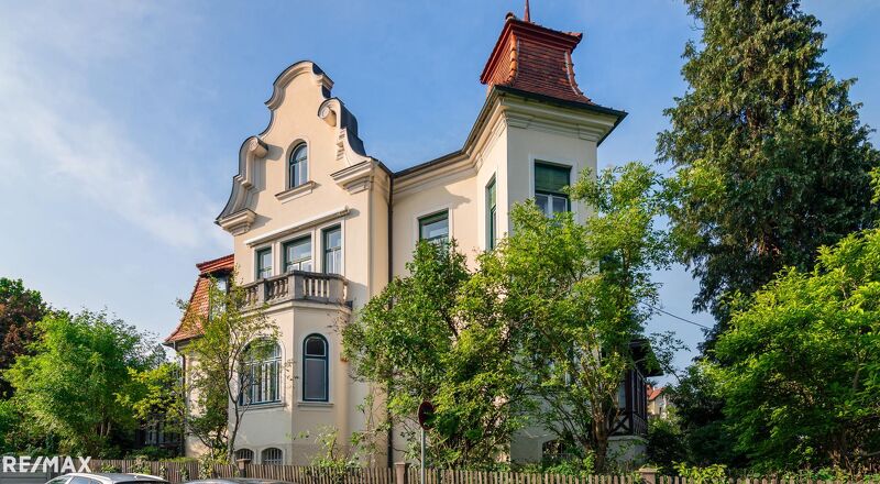 Jugendstilflair in Mariagrün: Exklusive Villenetage mit Garten