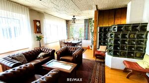 Raumwunder-großes Einfamilienhaus mit Nebengebäuden, Garten und Wald