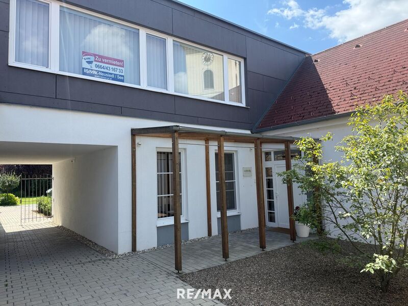 Büro, Praxis, Studio, Atelier repräsentativ, hell, im Zentrum