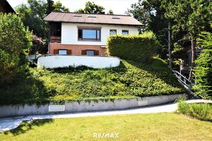 Viel Potential zur Verwirklichung ihrer Wohnträume!  Ihr Einfamilienhaus mit Panorama-Ausblick und Pool