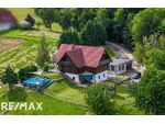 Wohn- und Ferienhaus im Grünen mit Blick auf die Riegersburg!