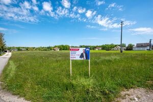 Attraktives Bauträgergrundstück im Grünen