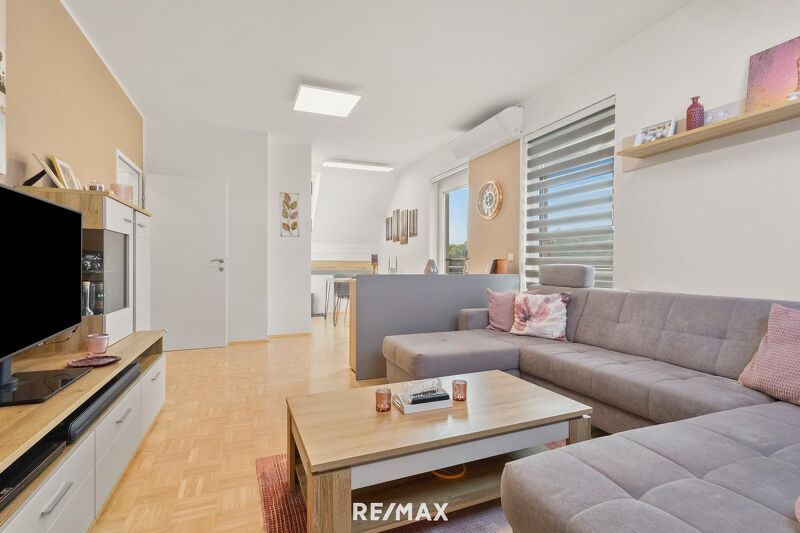 Rarität im Weinland ? Neuwertige 3-Zimmer-Dachgeschosswohnung im Herzen von Gamlitz