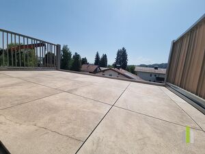 Erstbezug über den Dächern ? 2-Zimmer-Dachgeschosswohnung mit zwei Balkonen & Stil