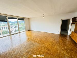 Geräumige 3-Zimmer Wohnung mit schöner Aussicht und viel Potenzial