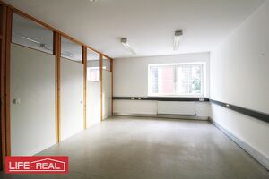 Großzügiges Büro / Ordination in Toplage: Vielseitige Nutzung in historischem Ambiente im Zentrum von Ried